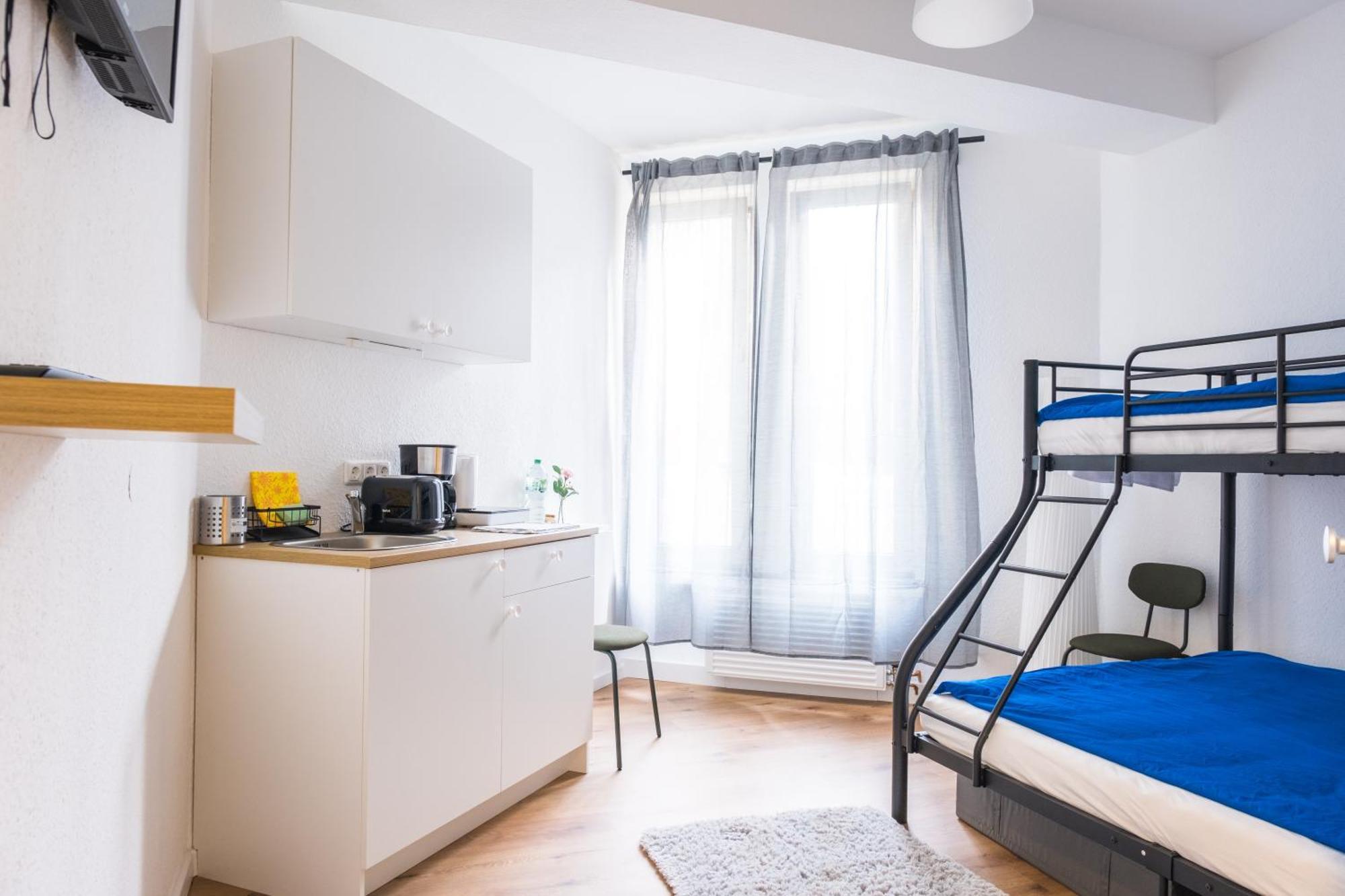 Hostel Maru Living C9 Кёльн Экстерьер фото